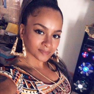 Meet your Posher, Tiny